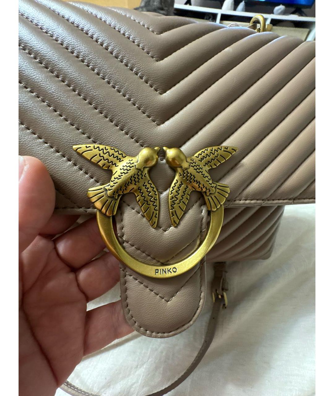 PINKO Бежевая кожаная сумка с короткими ручками, фото 5