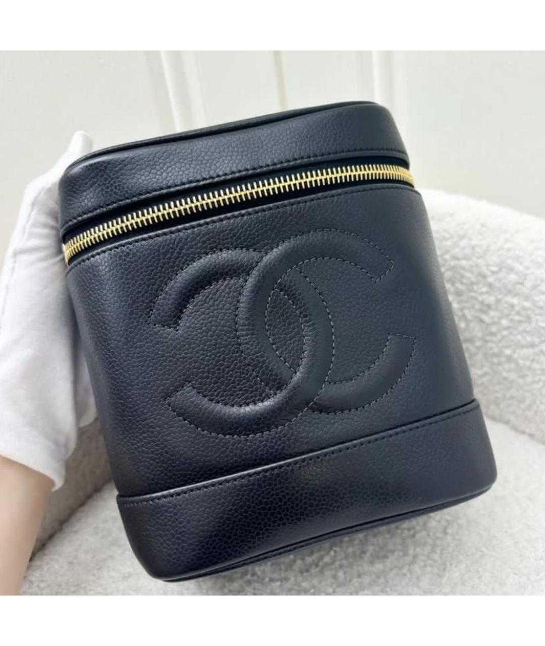 CHANEL Черная кожаная сумка с короткими ручками, фото 5