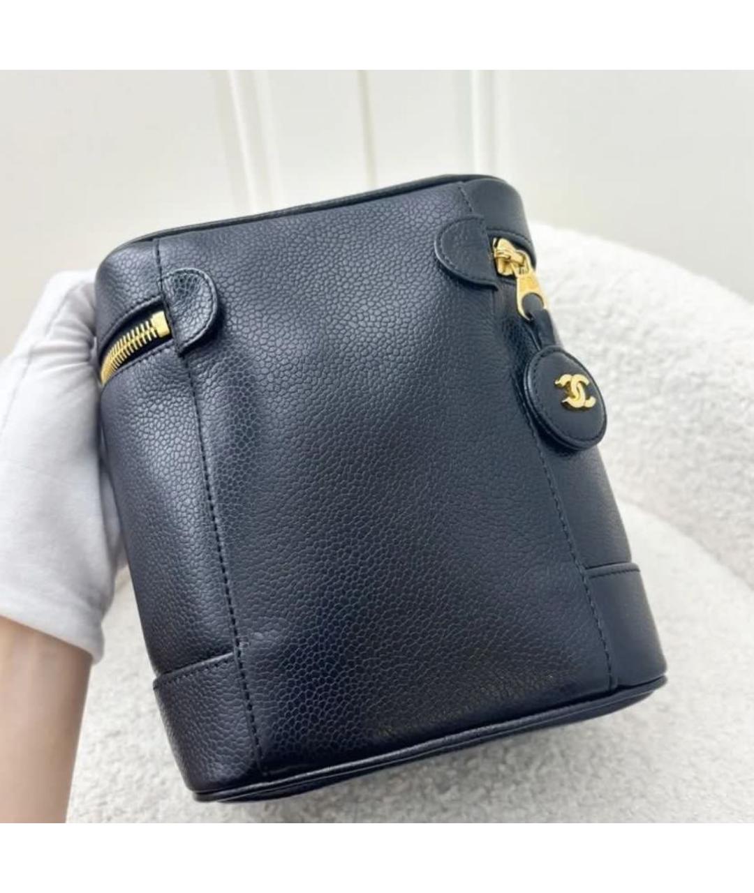 CHANEL Черная кожаная сумка с короткими ручками, фото 3