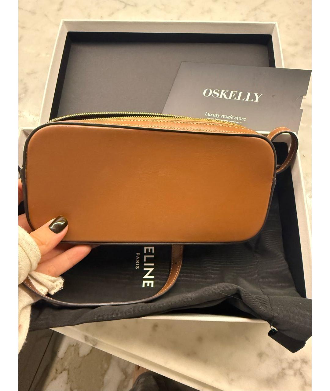 CELINE Коричневая кожаная сумка с короткими ручками, фото 3