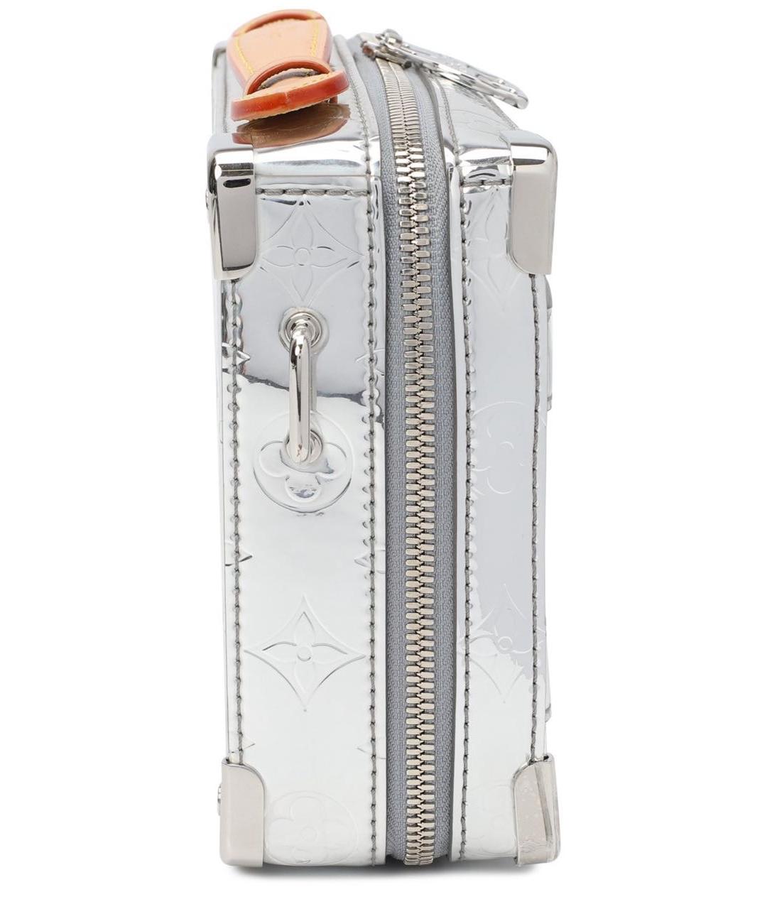 LOUIS VUITTON Серебряная сумка через плечо из лакированной кожи, фото 6