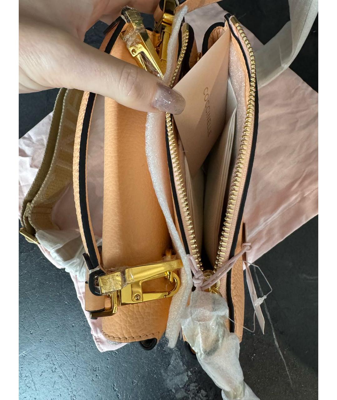 COCCINELLE Оранжевая кожаная сумка через плечо, фото 4