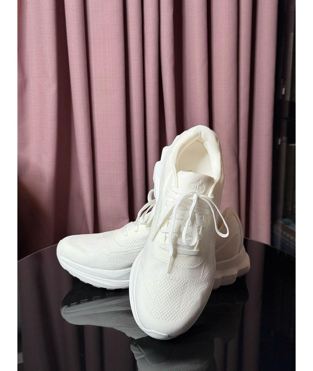 ALO YOGA Белые текстильные кроссовки, фото 2