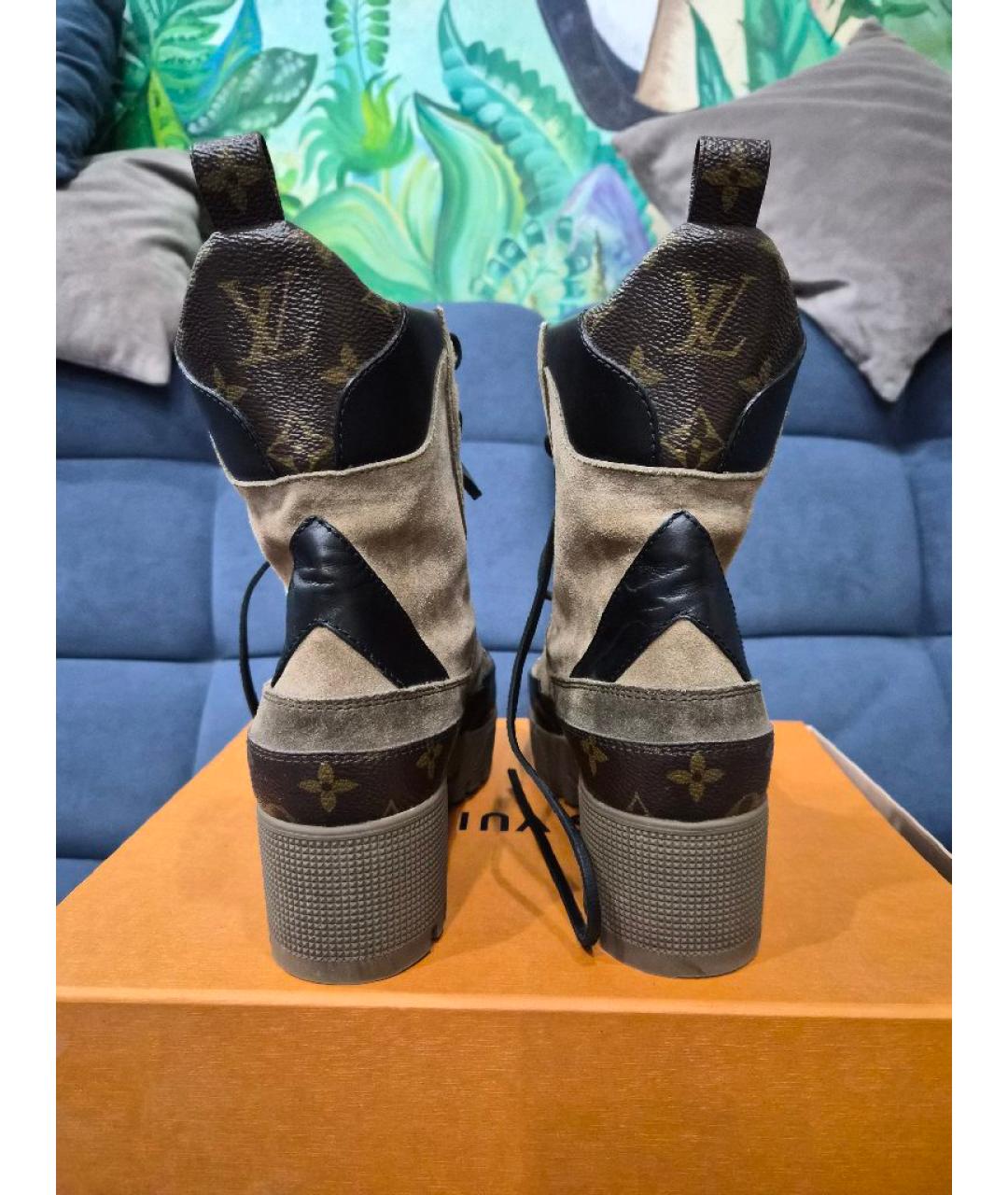 LOUIS VUITTON Коричневые замшевые ботинки, фото 4
