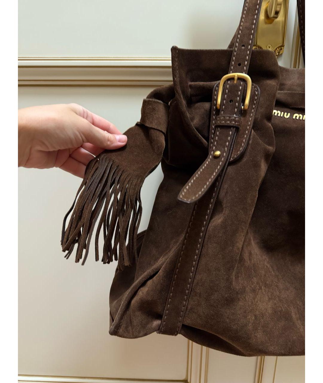 MIU MIU Коричневая замшевая сумка с короткими ручками, фото 3