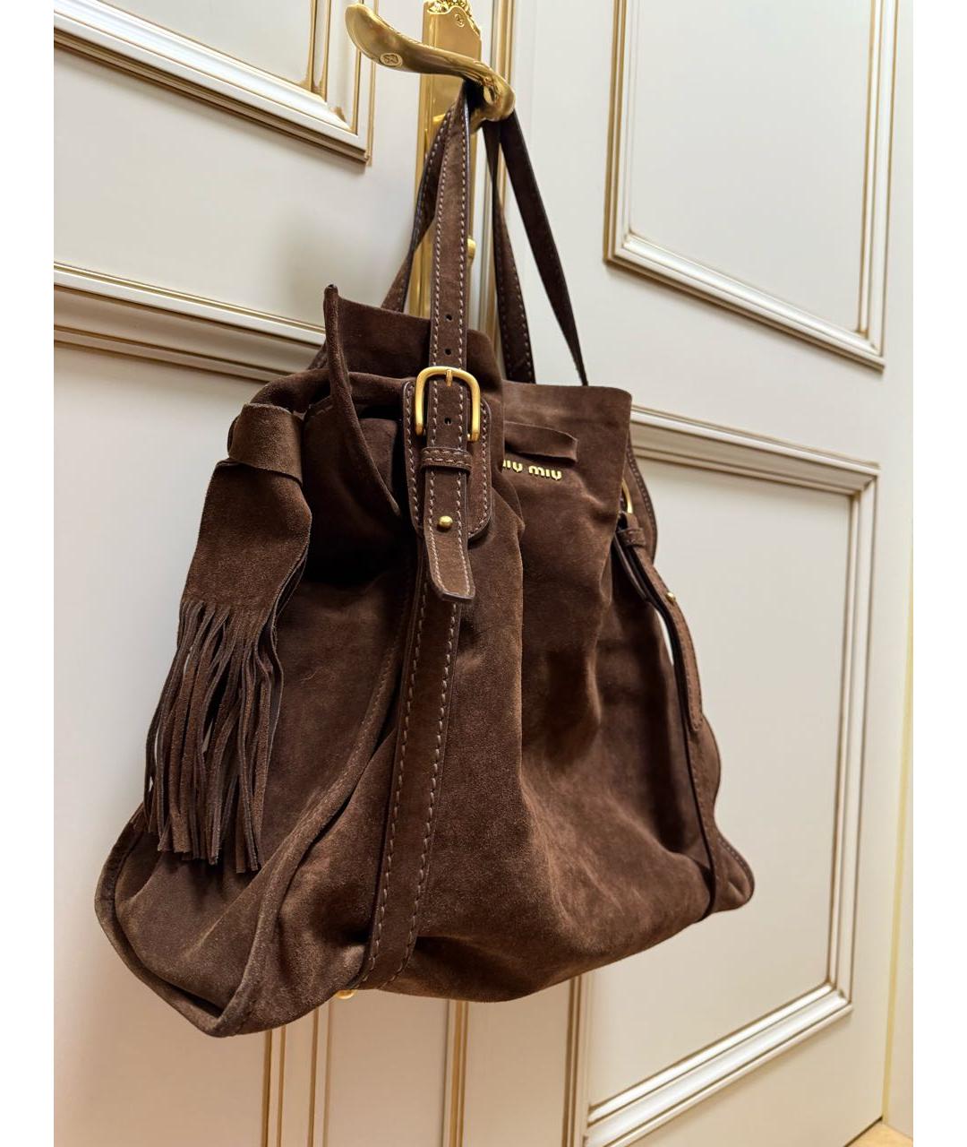 MIU MIU Коричневая замшевая сумка с короткими ручками, фото 5