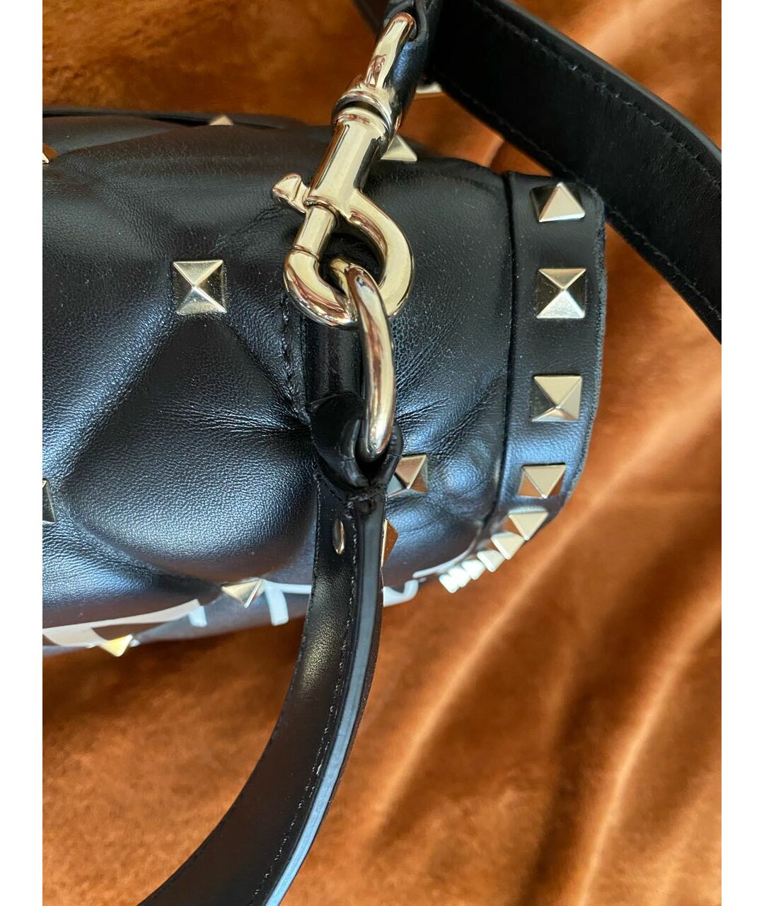 VALENTINO GARAVANI Черная кожаная сумка с короткими ручками, фото 4