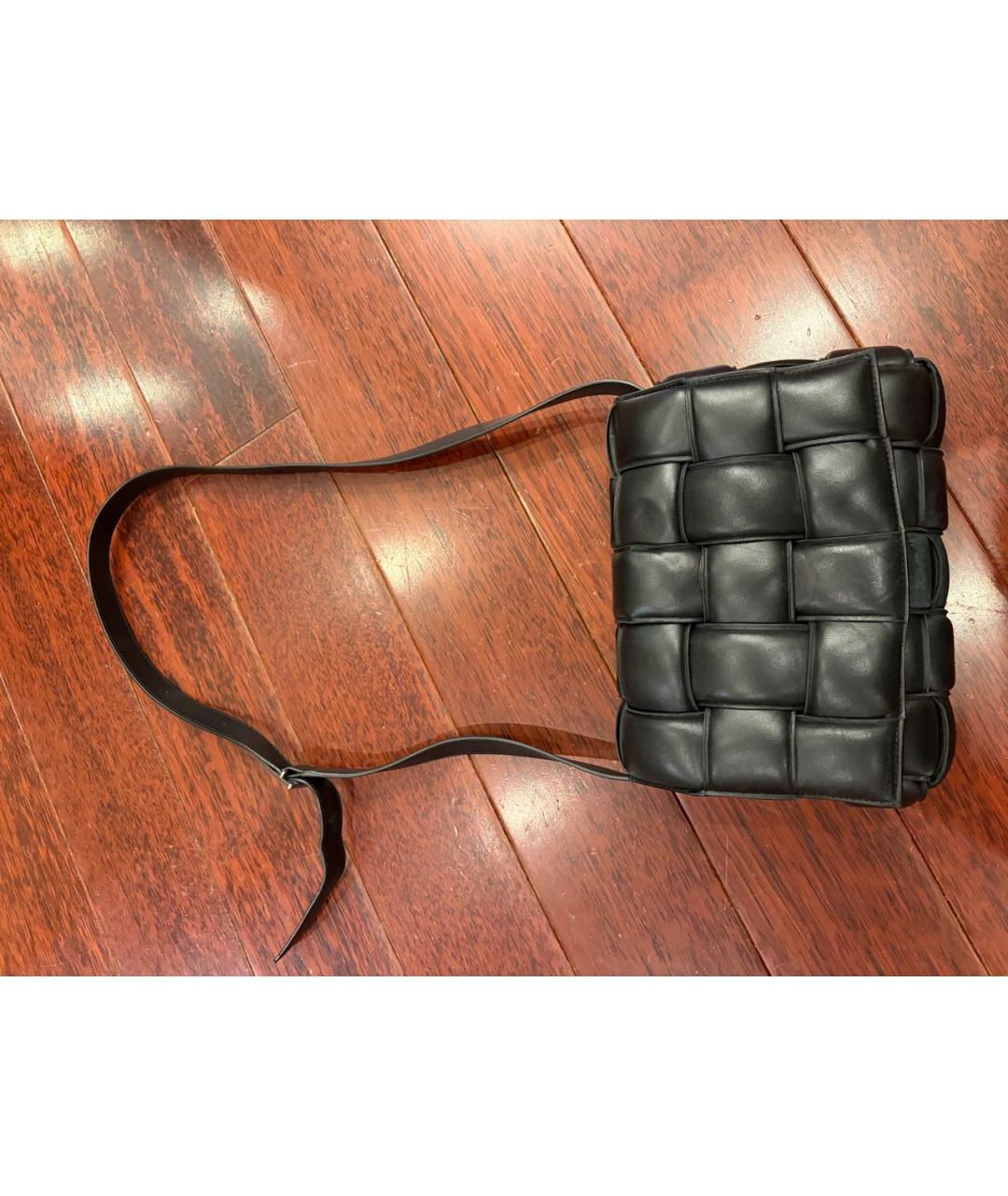 BOTTEGA VENETA Черная кожаная сумка через плечо, фото 4