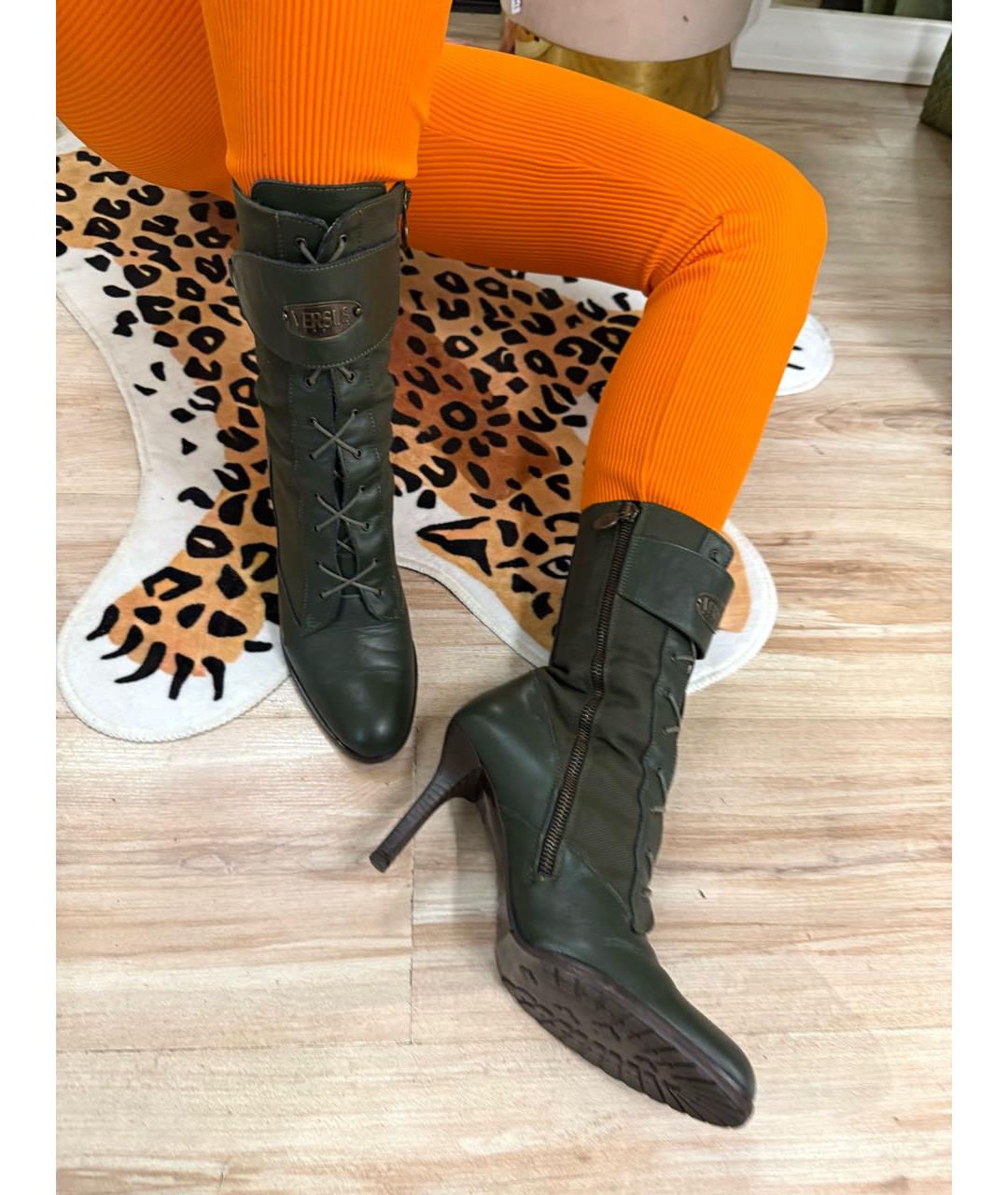 VERSUS VERSACE Хаки кожаные ботильоны, фото 3