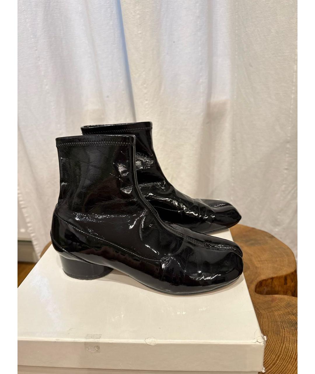 MAISON MARGIELA Черные ботинки из лакированной кожи, фото 6