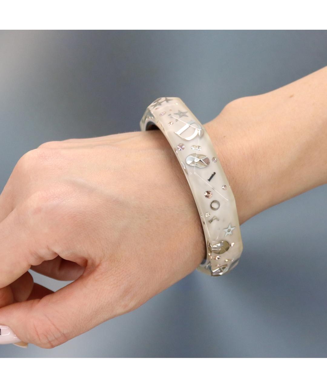 CHRISTIAN DIOR Бежевый пластиковый браслет, фото 8