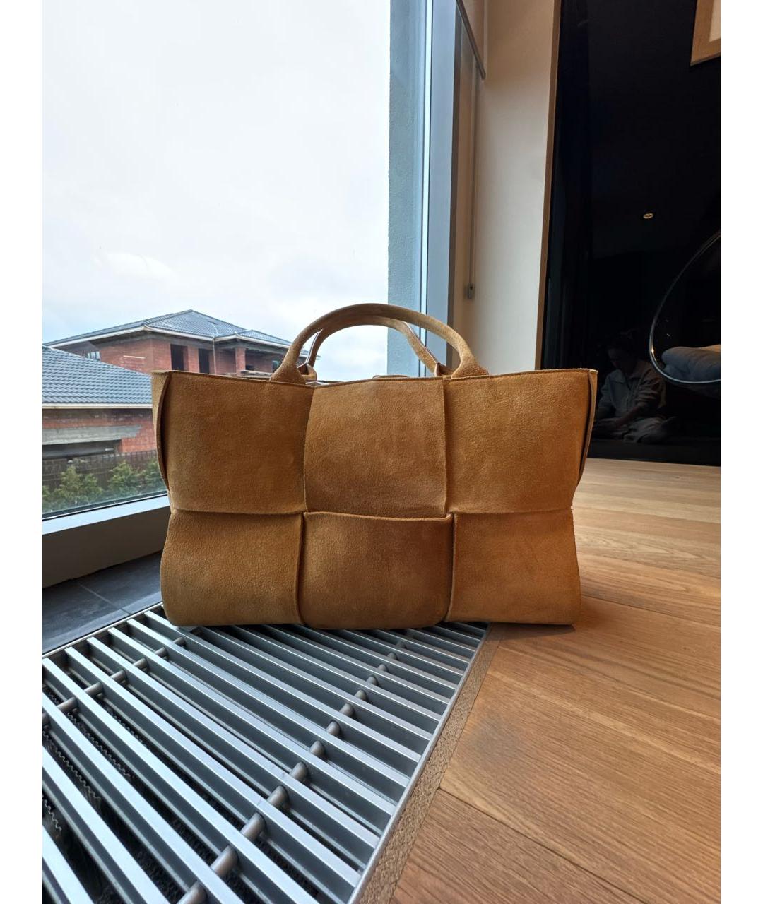 BOTTEGA VENETA Бежевая замшевая сумка тоут, фото 8