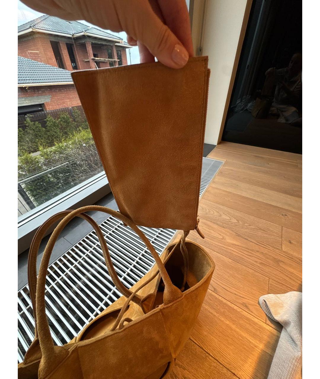 BOTTEGA VENETA Бежевая замшевая сумка тоут, фото 7