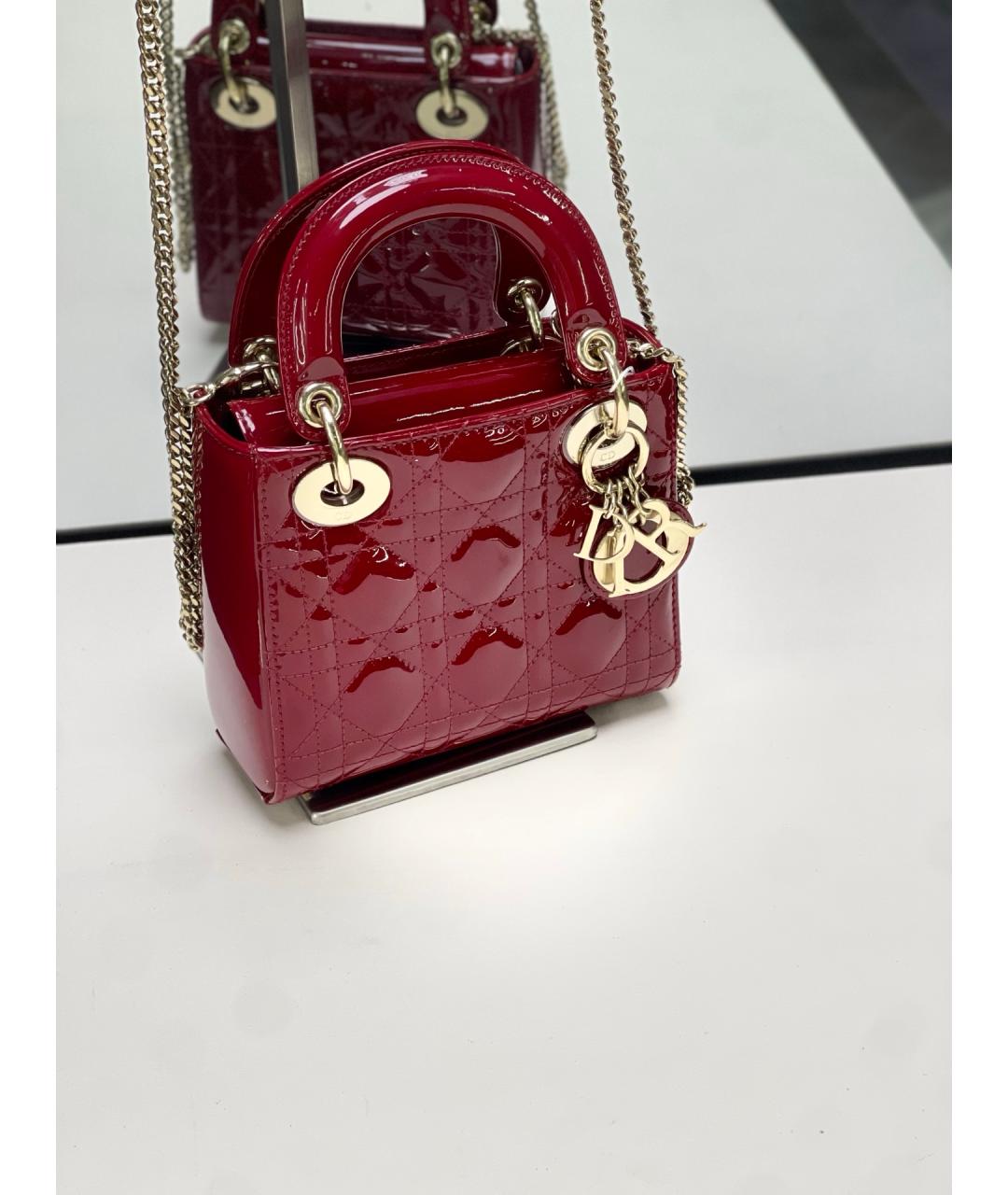 CHRISTIAN DIOR Красная сумка тоут из лакированной кожи, фото 2