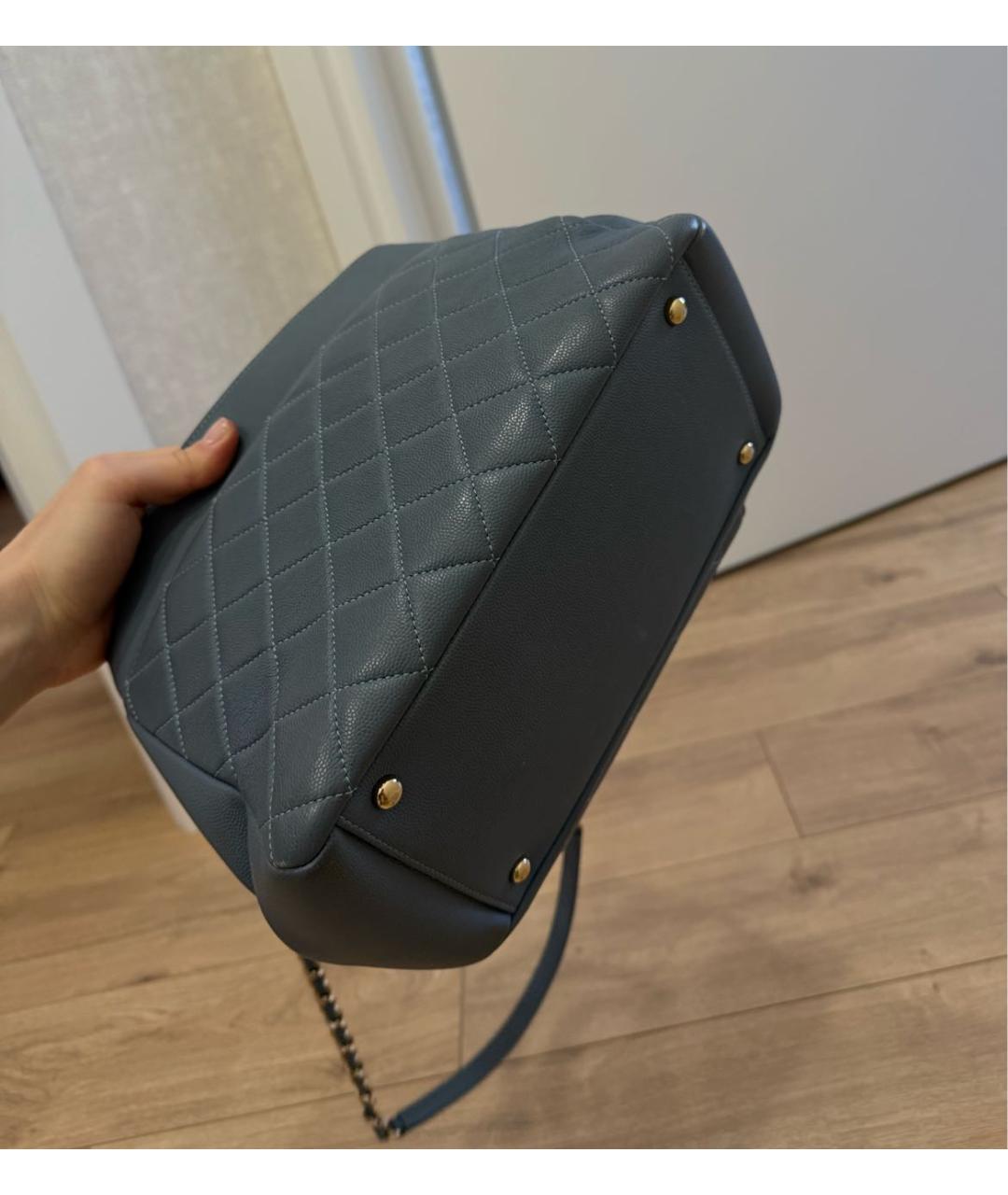 CHANEL Голубая кожаная сумка с короткими ручками, фото 5