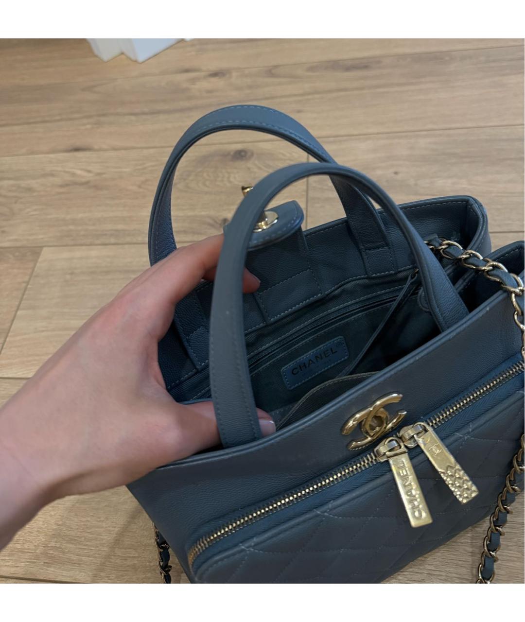 CHANEL Голубая кожаная сумка с короткими ручками, фото 4