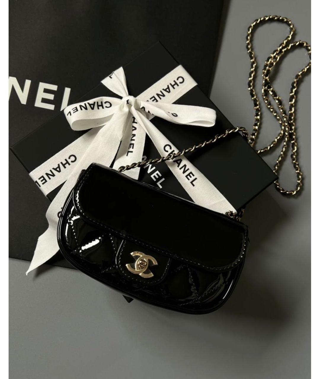 CHANEL Черная сумка через плечо из лакированной кожи, фото 3