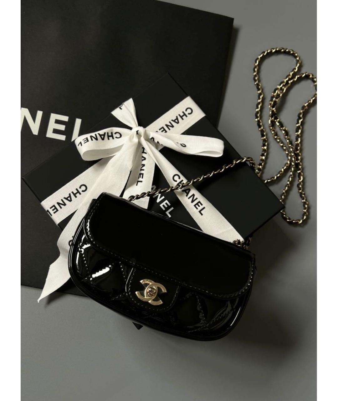 CHANEL Черная сумка через плечо из лакированной кожи, фото 2