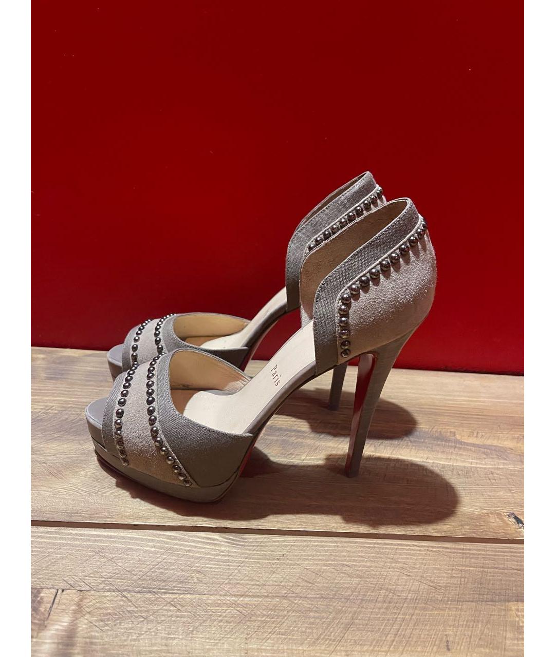 CHRISTIAN LOUBOUTIN Бежевые замшевые туфли, фото 9