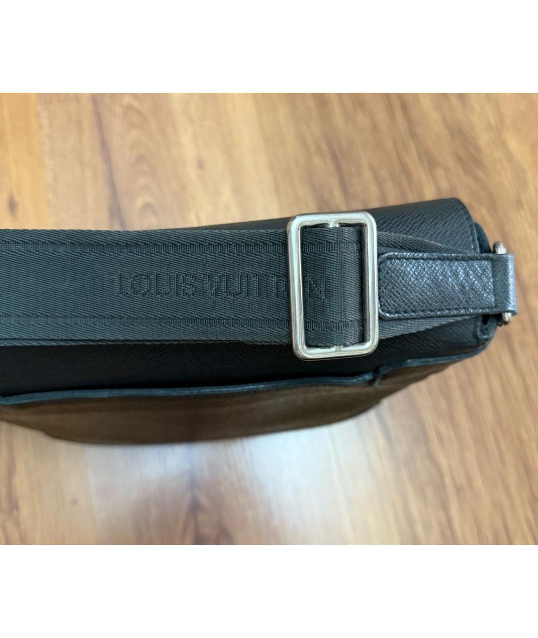 LOUIS VUITTON Черная кожаная сумка на плечо, фото 6