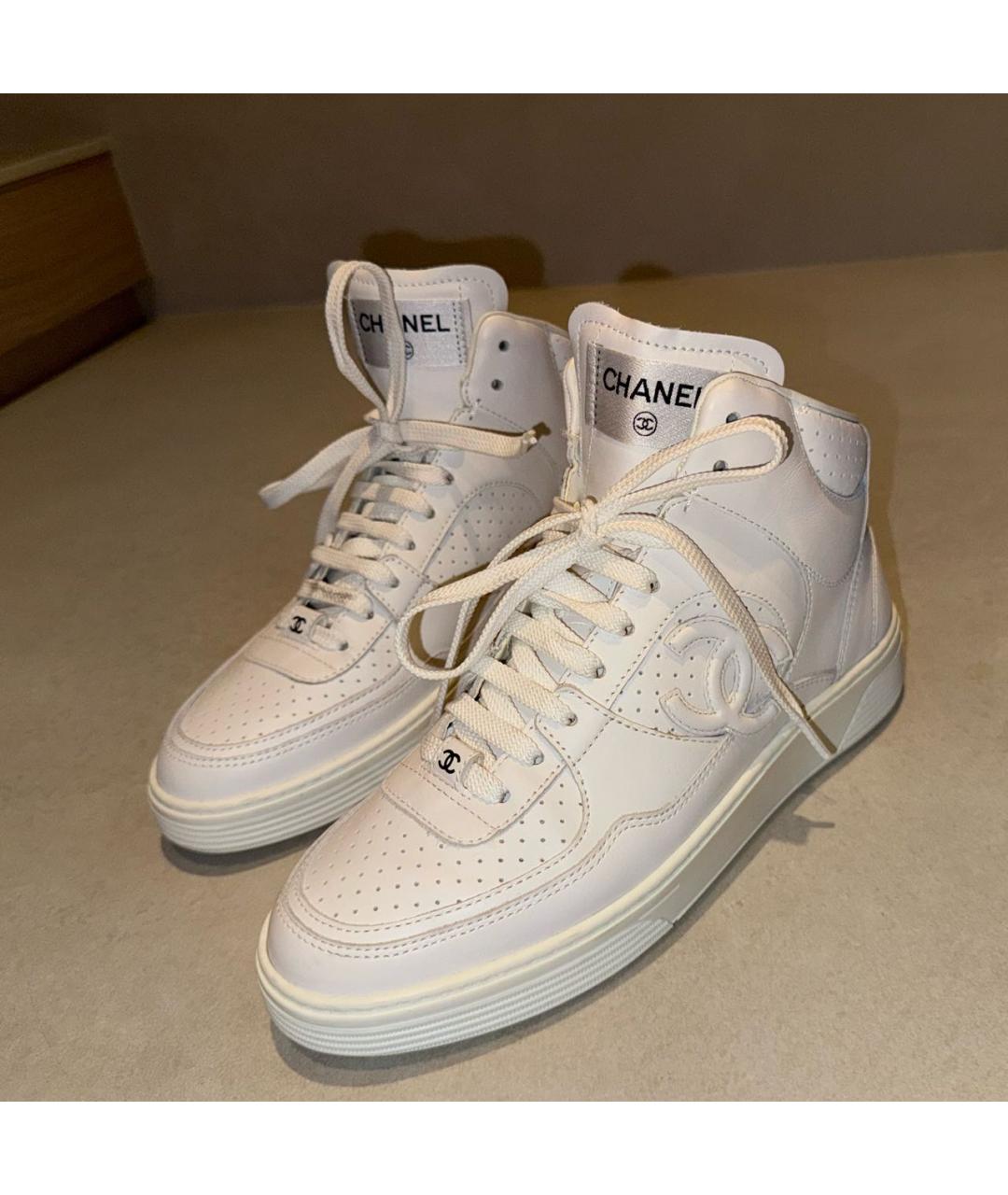 CHANEL Белые кожаные кеды, фото 4