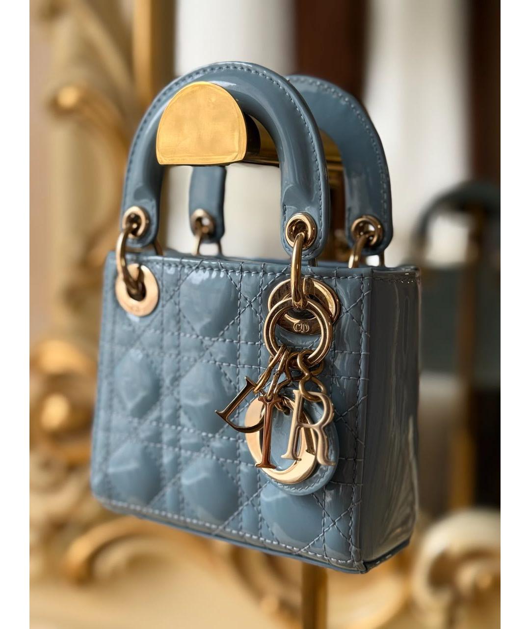 CHRISTIAN DIOR Голубая сумка с короткими ручками из лакированной кожи, фото 2