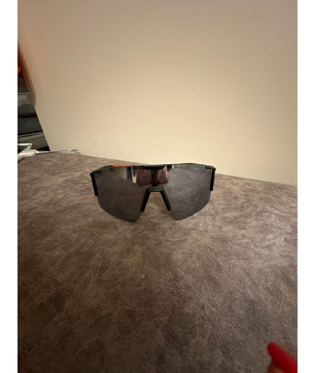 FRED Черные пластиковые солнцезащитные очки, фото 2