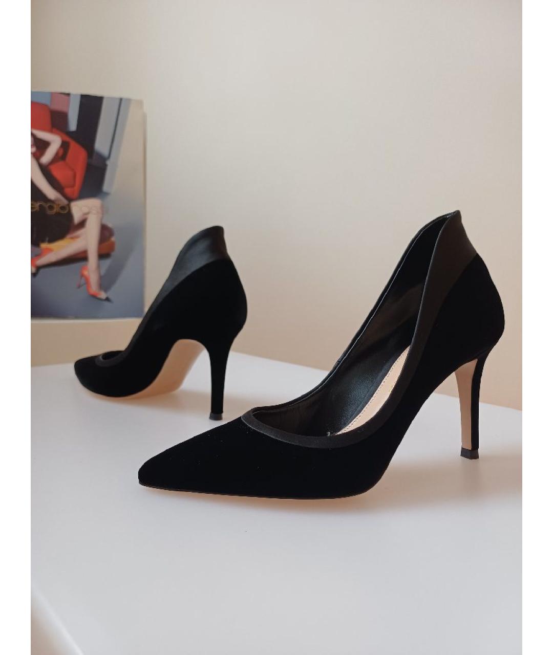 GIANVITO ROSSI Черные бархатные туфли, фото 3