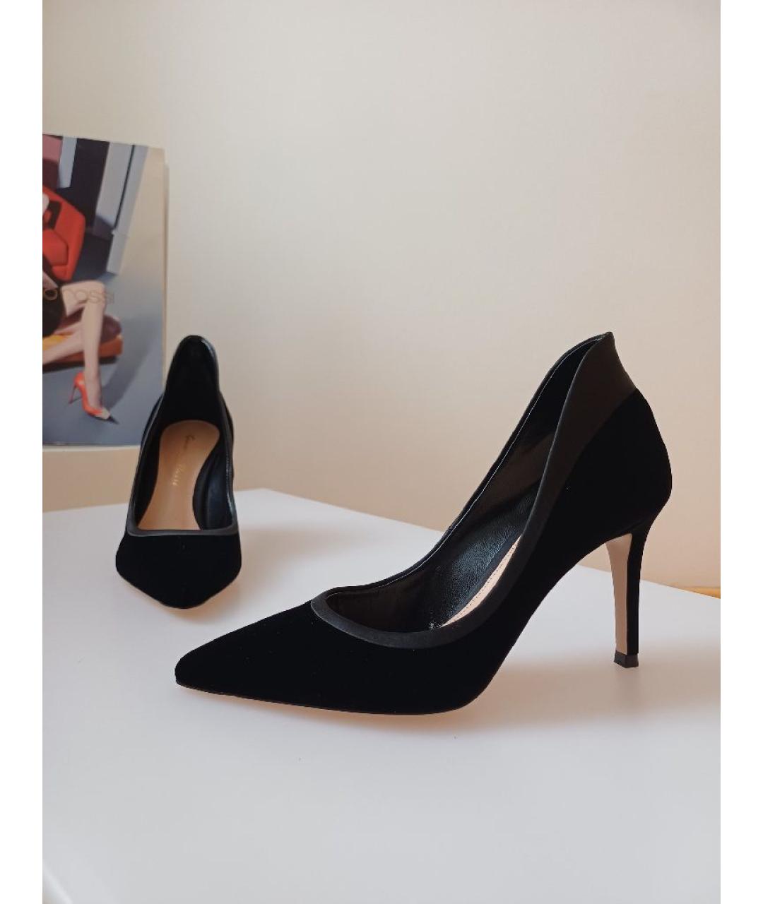 GIANVITO ROSSI Черные бархатные туфли, фото 4