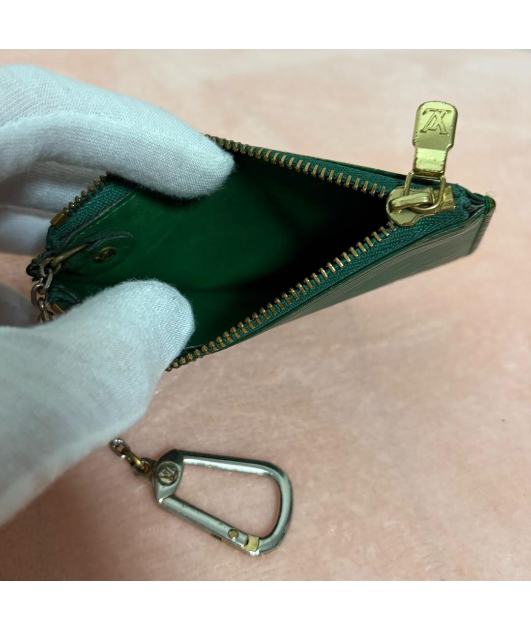 LOUIS VUITTON Зеленый брелок, фото 5