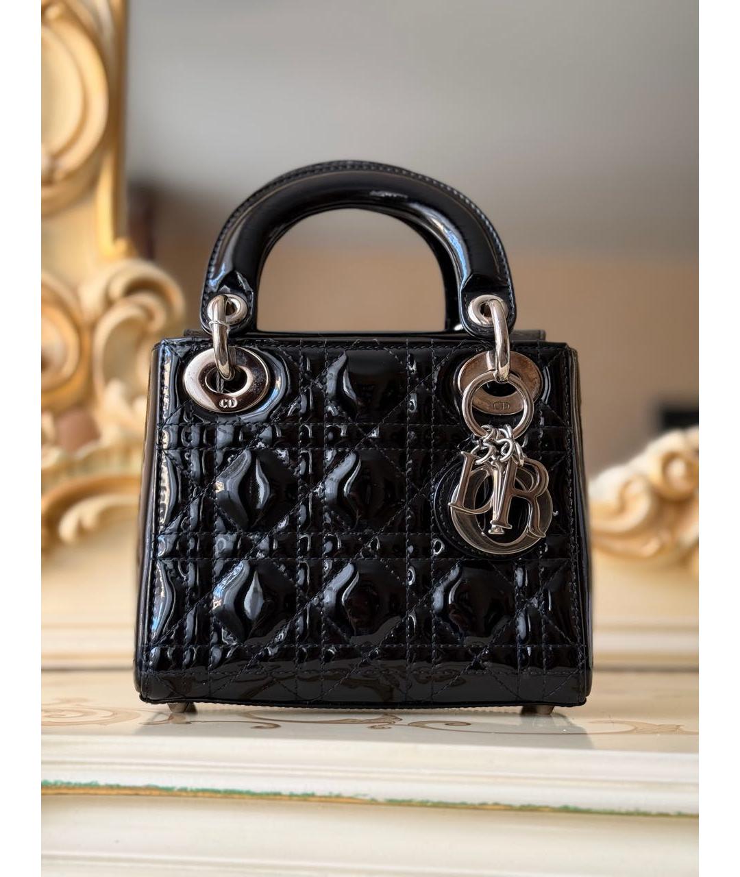 CHRISTIAN DIOR Черная сумка с короткими ручками из лакированной кожи, фото 4