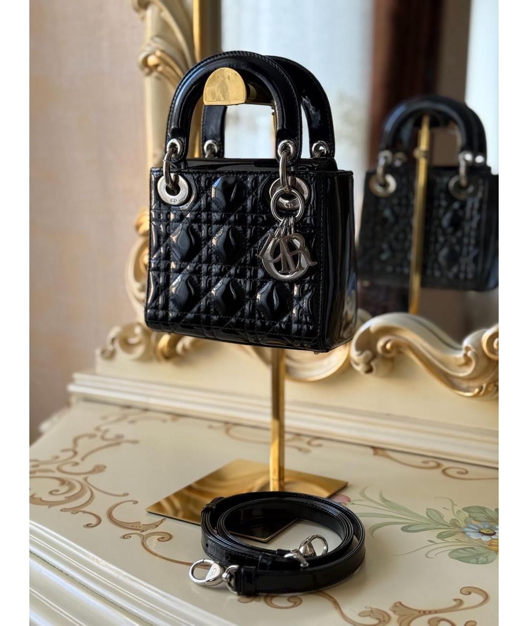 CHRISTIAN DIOR Черная сумка с короткими ручками из лакированной кожи, фото 2