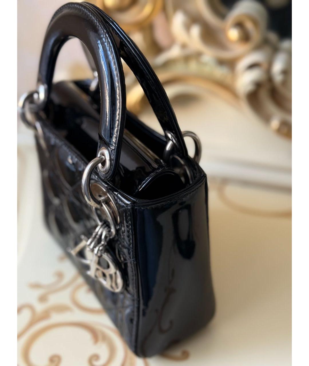 CHRISTIAN DIOR Черная сумка с короткими ручками из лакированной кожи, фото 7