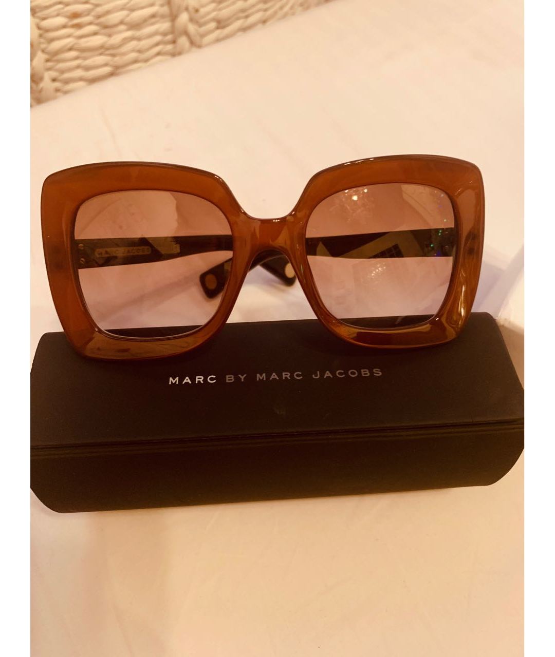 MARC BY MARC JACOBS Коричневые пластиковые солнцезащитные очки, фото 7