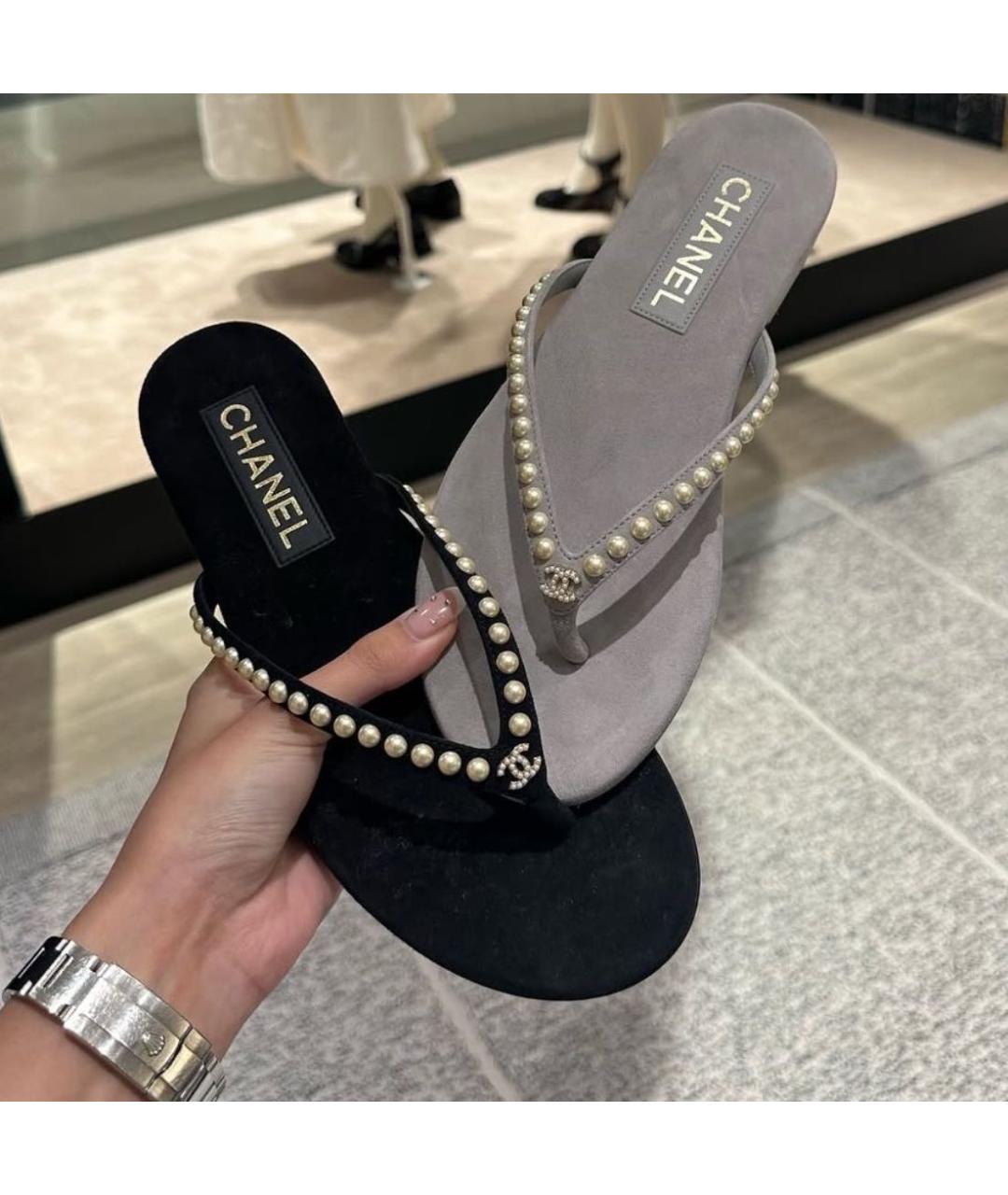 CHANEL Серые замшевые шлепанцы, фото 3