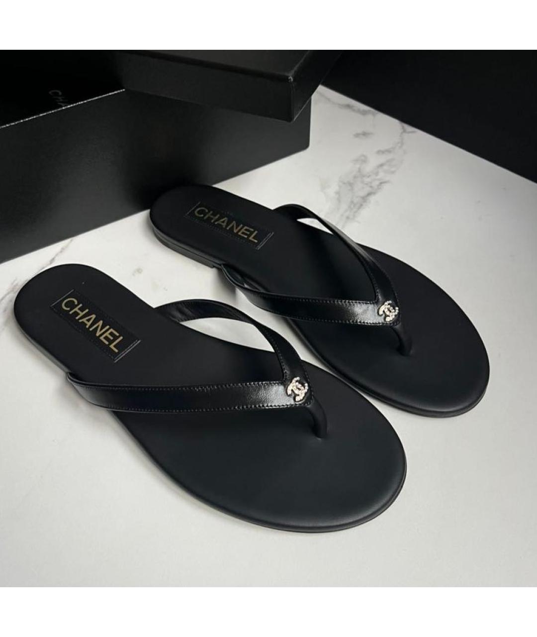 CHANEL Черные кожаные шлепанцы, фото 3