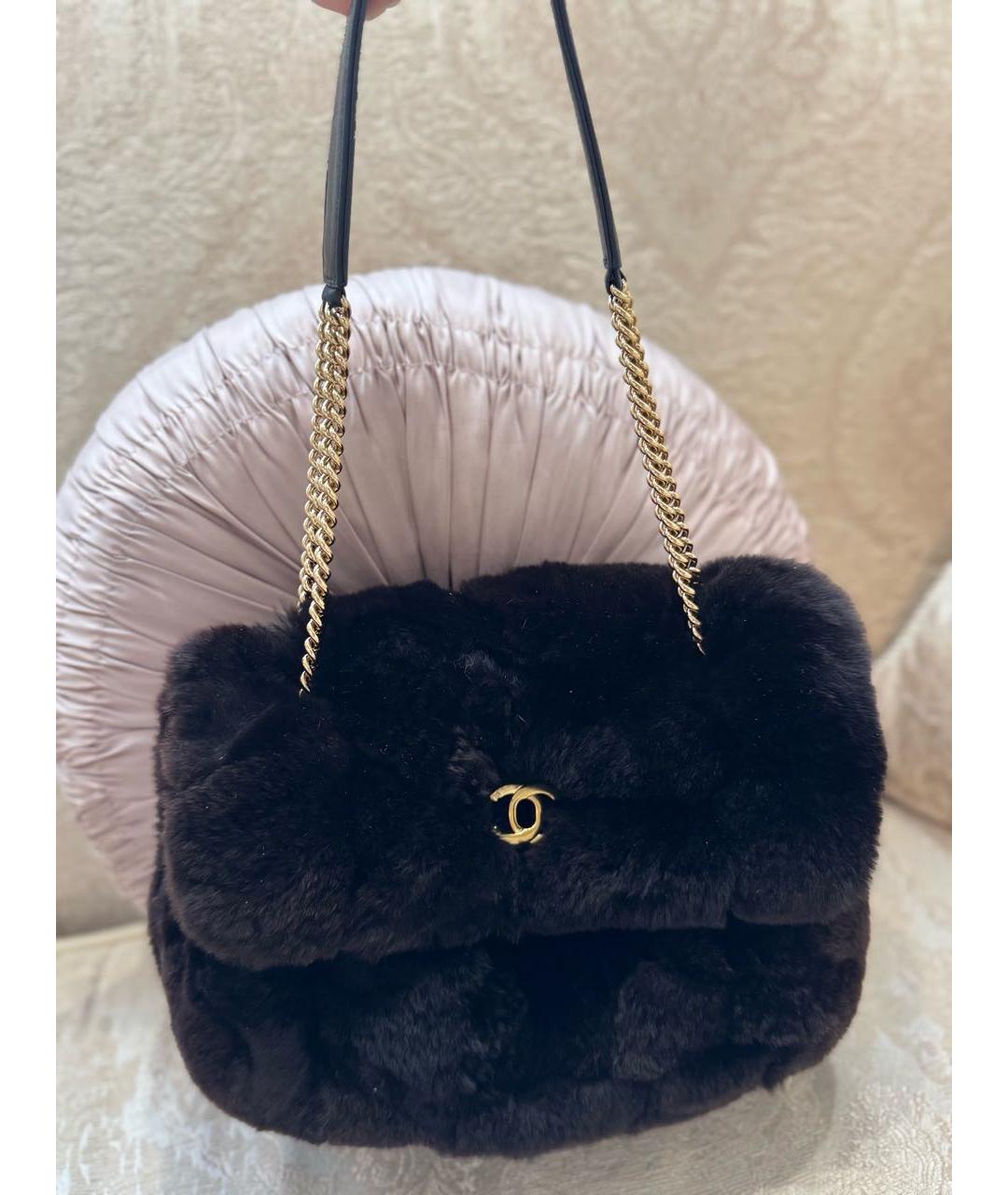 CHANEL Черная меховая сумка с короткими ручками, фото 7