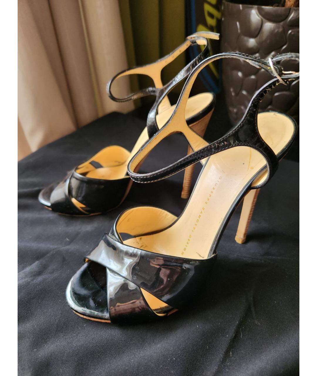 GIUSEPPE ZANOTTI DESIGN Черные босоножки из лакированной кожи, фото 2