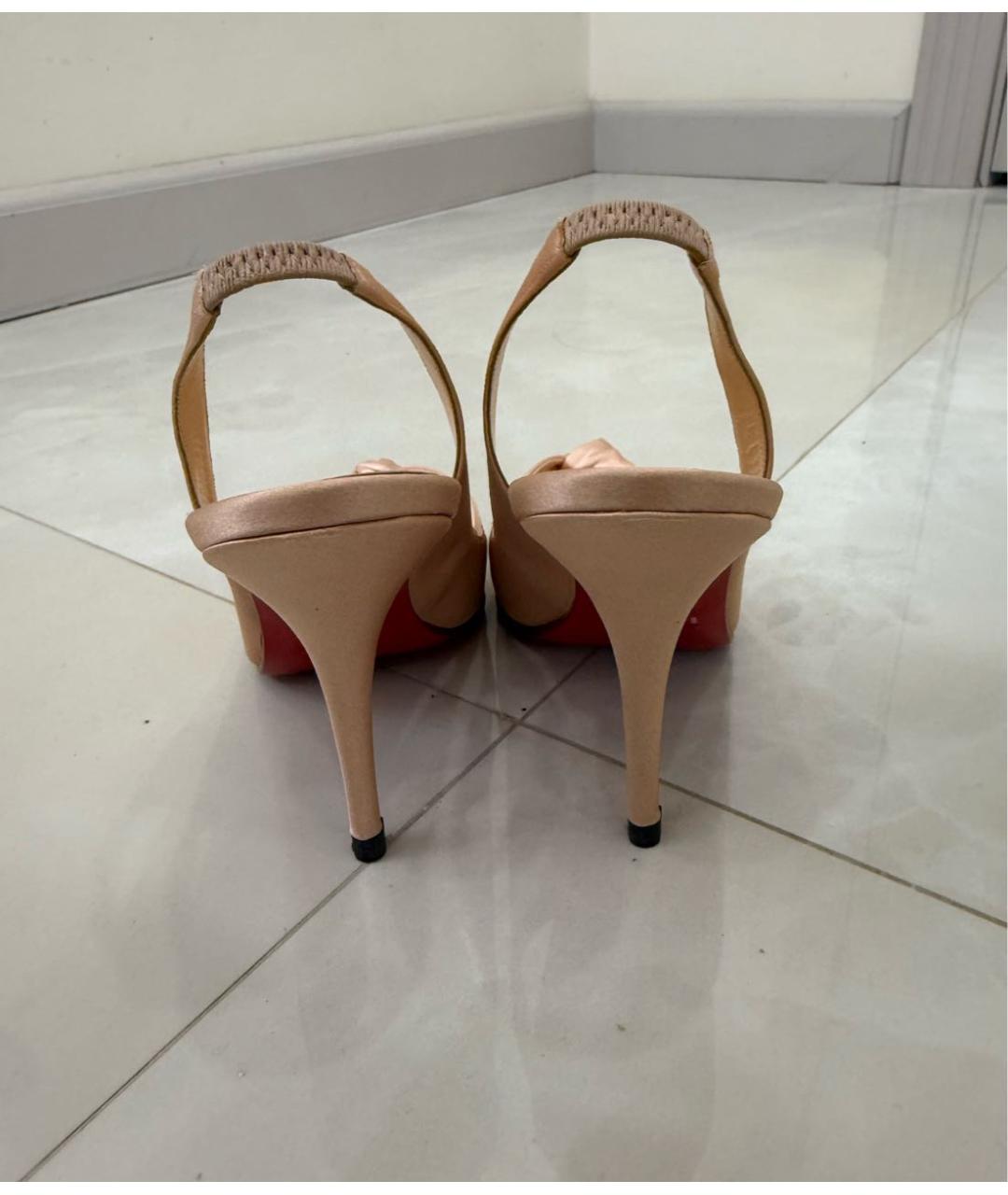 CHRISTIAN LOUBOUTIN Коралловые текстильные босоножки, фото 3