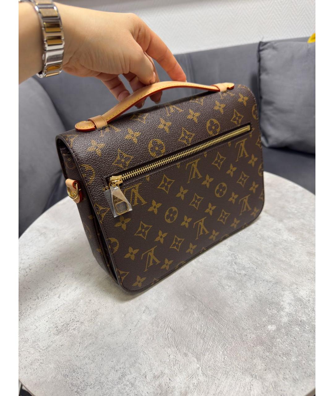 LOUIS VUITTON Коричневая сумка через плечо, фото 3