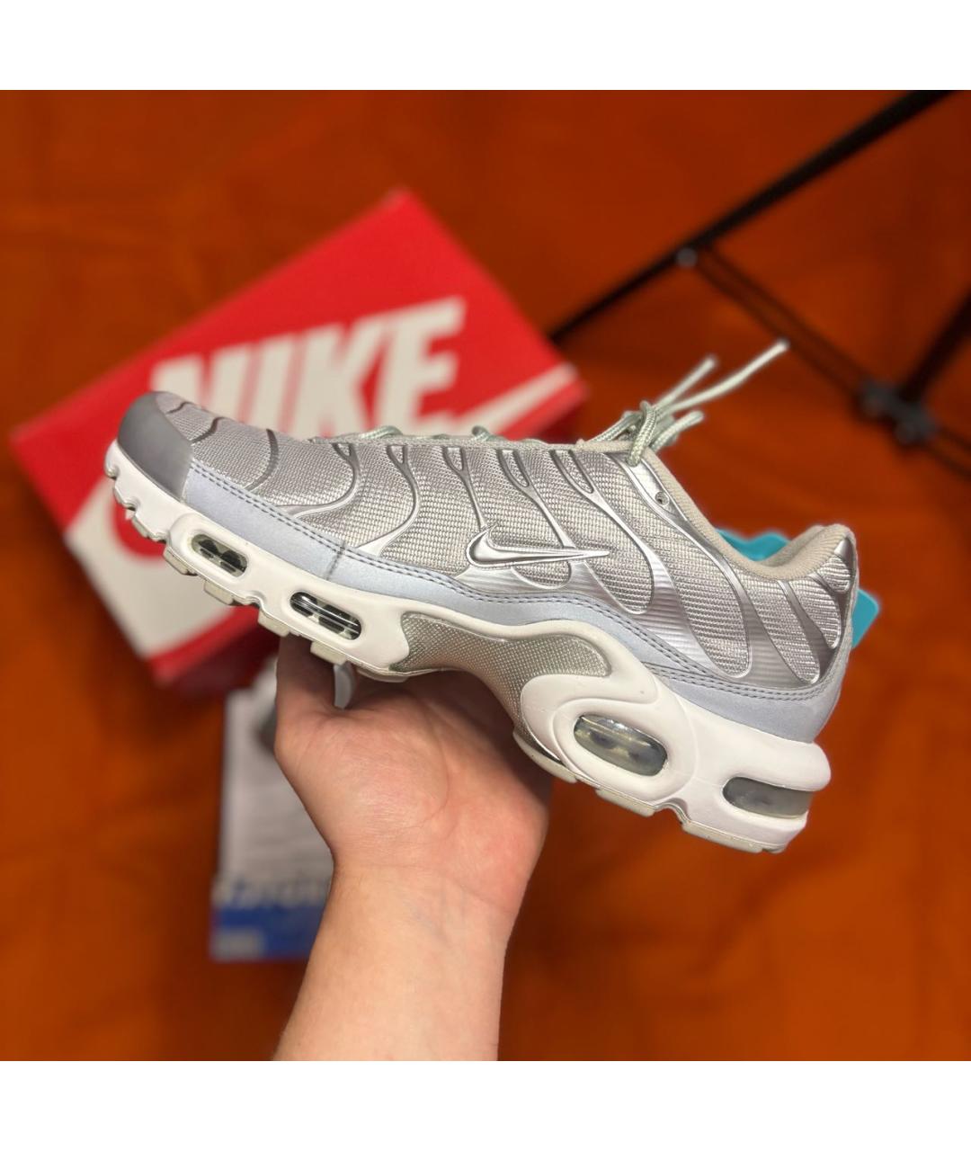 NIKE Серебряные синтетические низкие кроссовки / кеды, фото 3