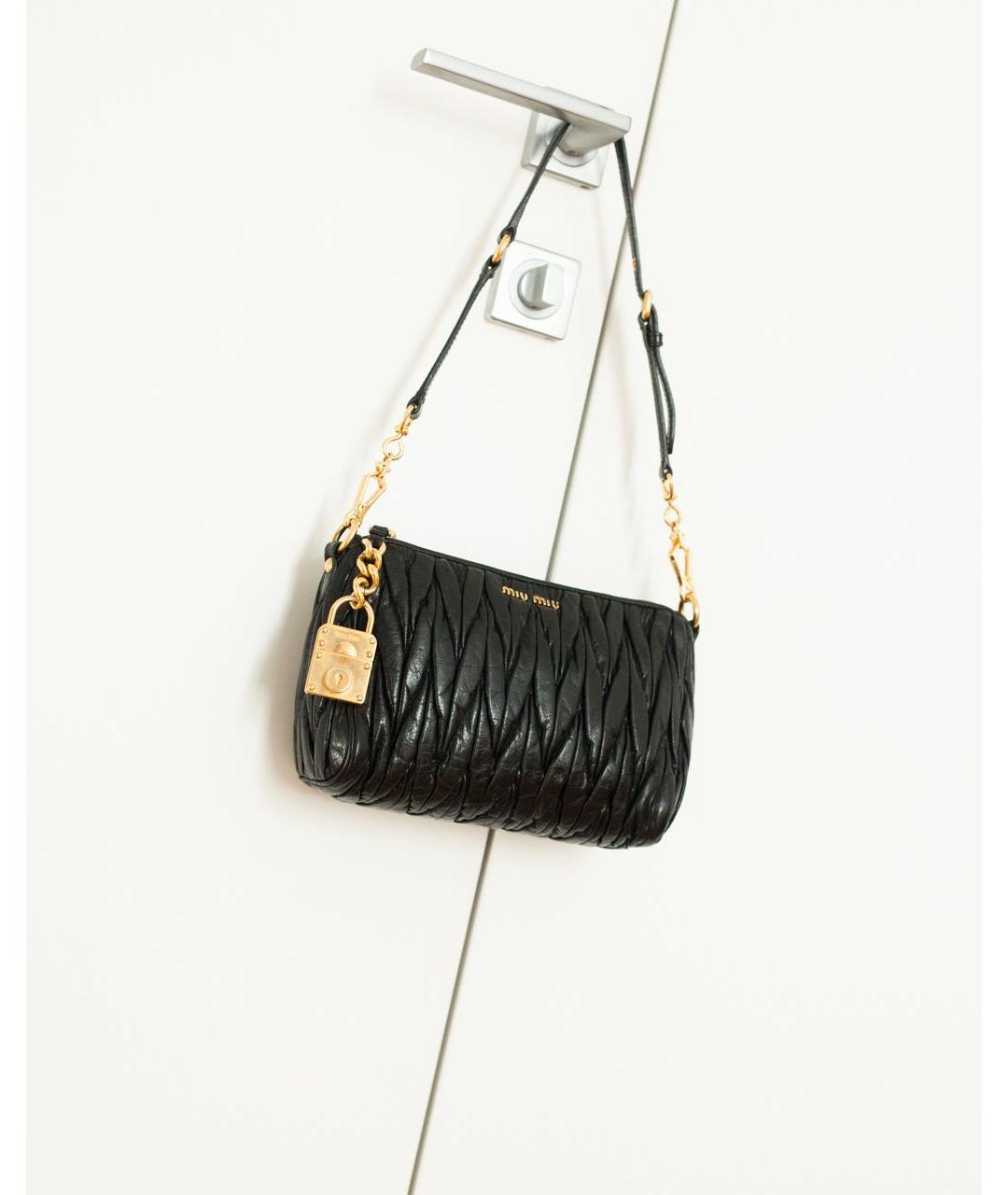 MIU MIU Черная кожаная сумка с короткими ручками, фото 4