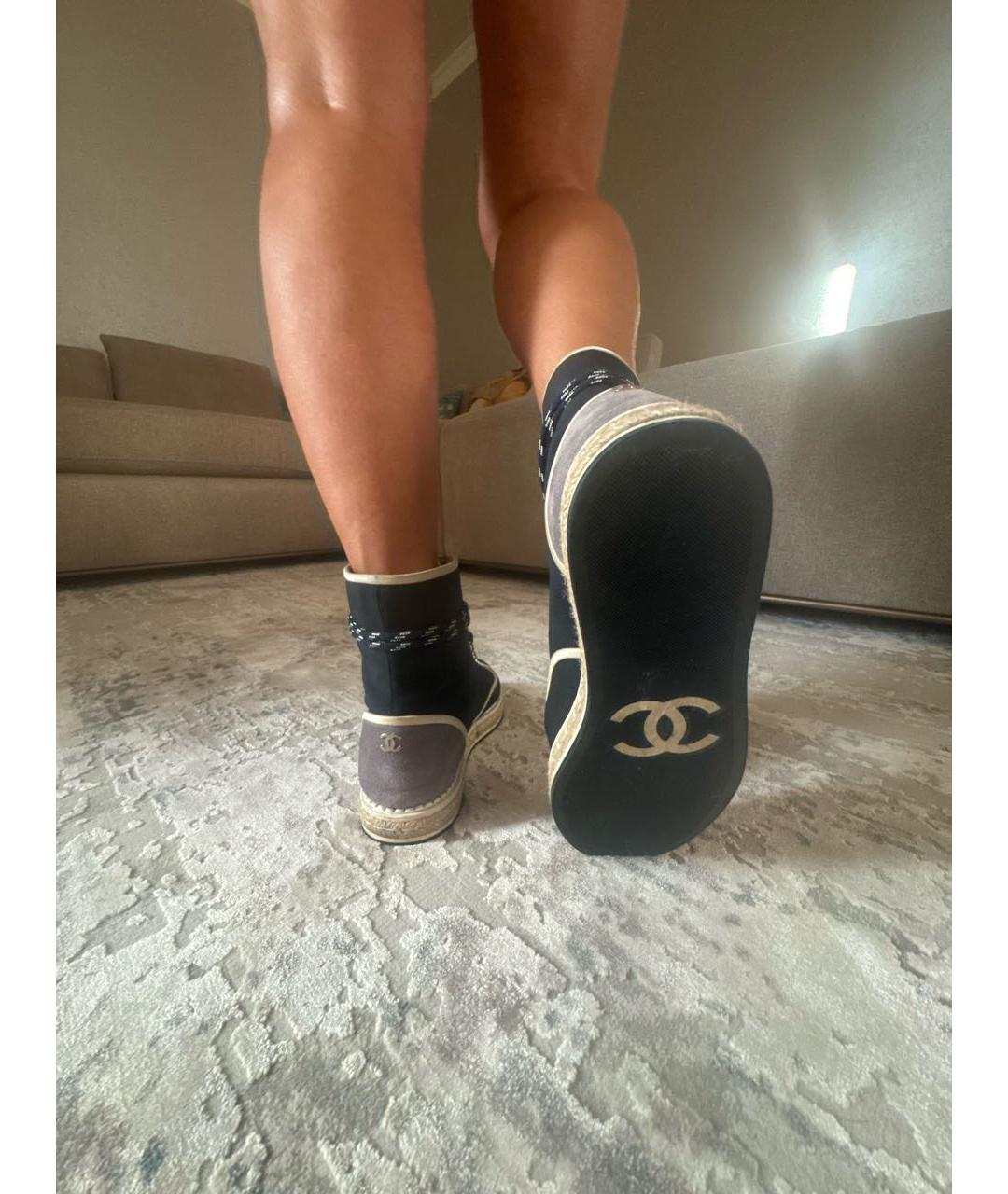 CHANEL Темно-синие текстильные кеды, фото 7