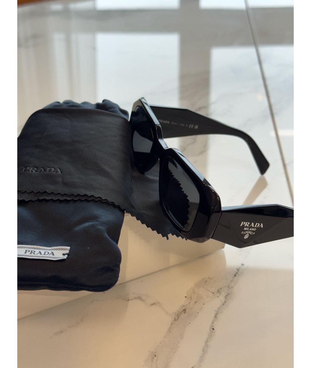 PRADA Черные пластиковые солнцезащитные очки, фото 4