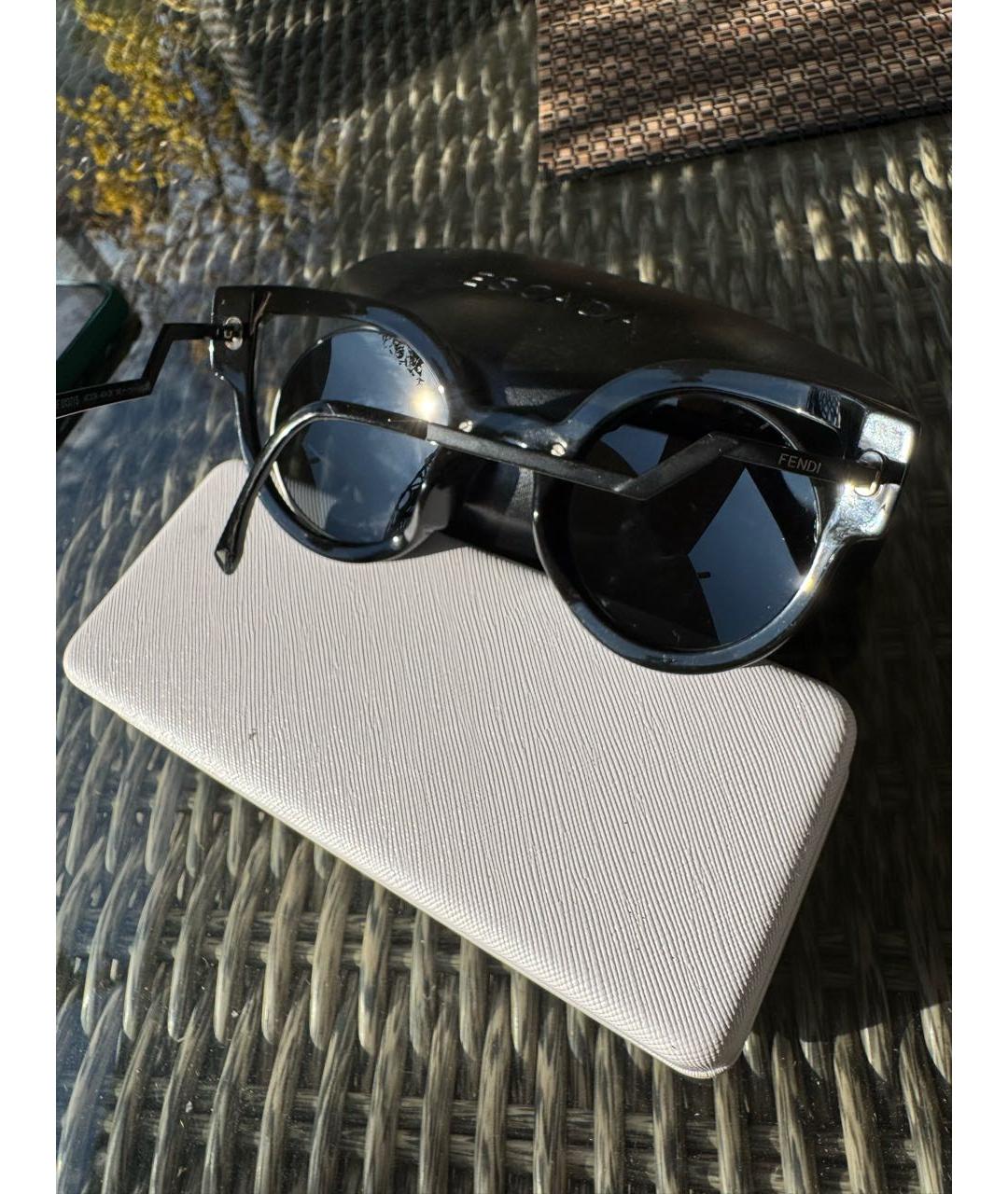 FENDI Черные пластиковые солнцезащитные очки, фото 3