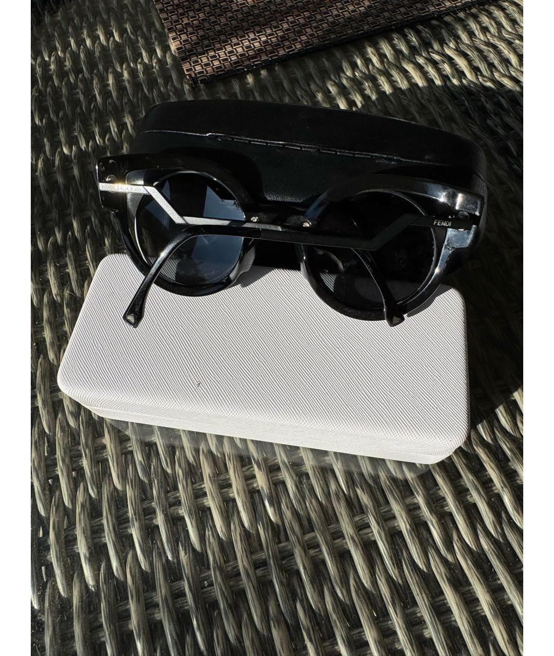 FENDI Черные пластиковые солнцезащитные очки, фото 2