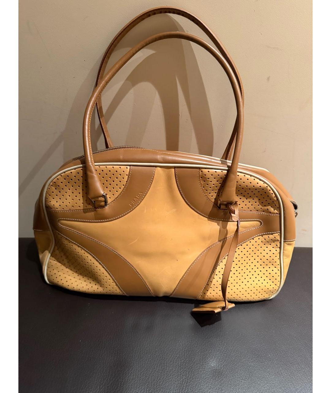 PRADA Бежевая кожаная сумка с короткими ручками, фото 5