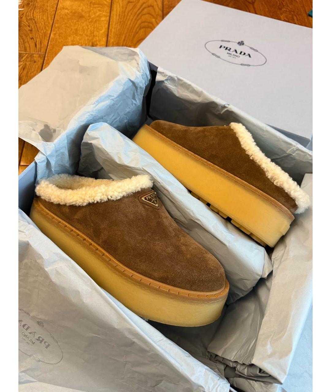PRADA Коричневые замшевые сабо, фото 6