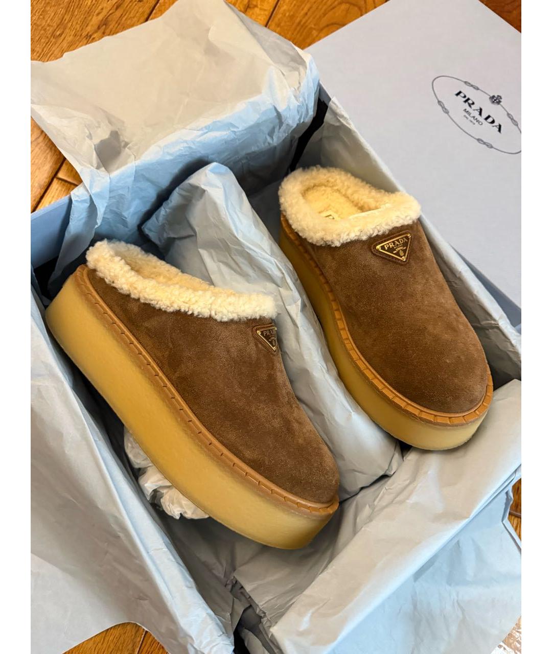 PRADA Коричневые замшевые сабо, фото 5