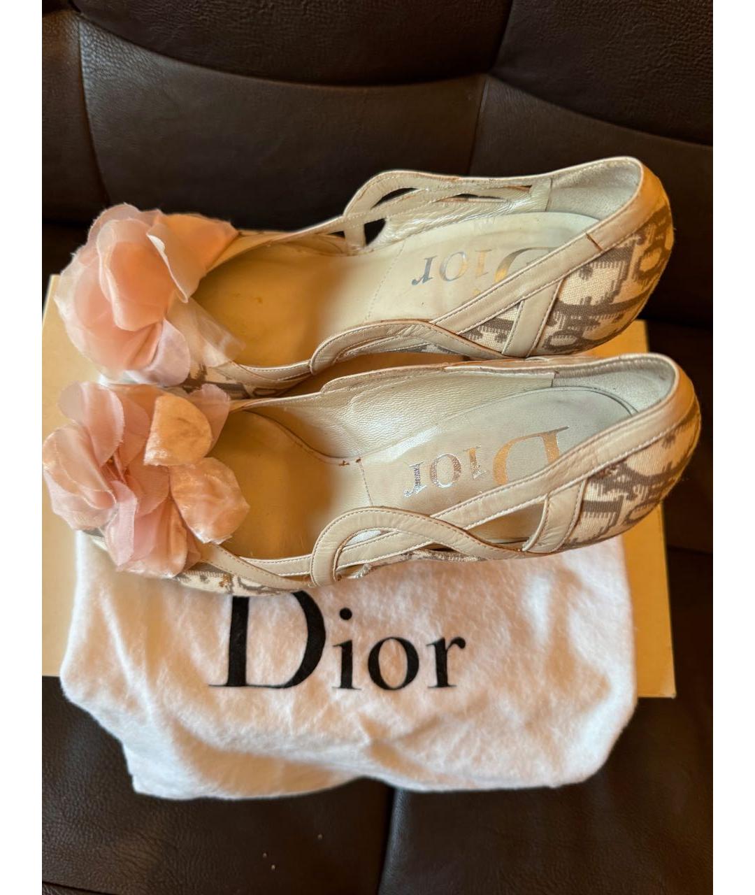 CHRISTIAN DIOR Бежевые текстильные туфли, фото 3